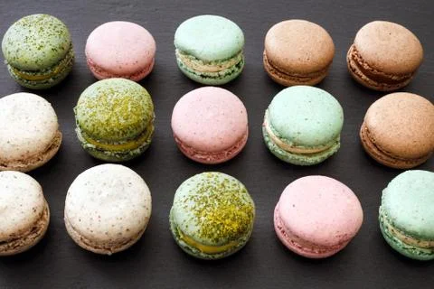 Macarons cake, top view flat lay, pattern macaroon, black background 스톡 사진