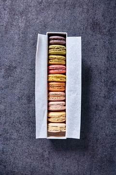 Macarons in a gift box viewed from above Fotos Stock