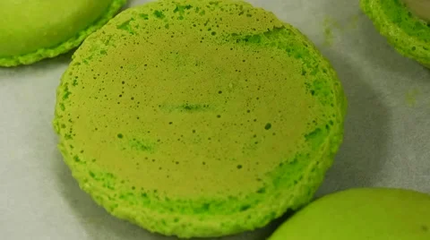 Macaroon cookie filling in bakery macro Vídeos de archivo 50804070
