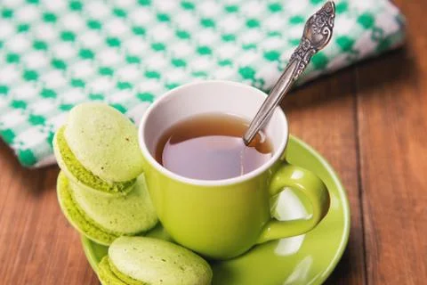 Macaroons with tea Foto stock