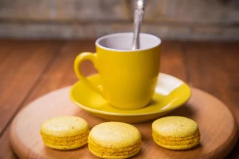 Macaroons with tea Foto stock