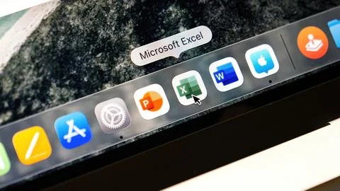 MacBook Pro 16 with Microsoft Office Applications Stockfoto's