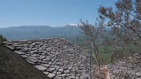 Macchiagodena, a small town in Molise, with ancient stone houses Vídeos de archivo 334314567