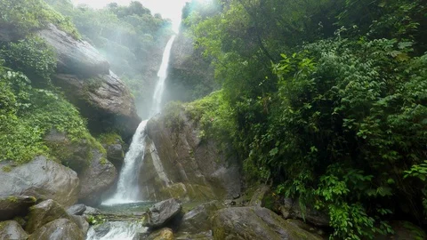 Machay waterfall, Banos, Ecuador 스톡 동영상 128428879