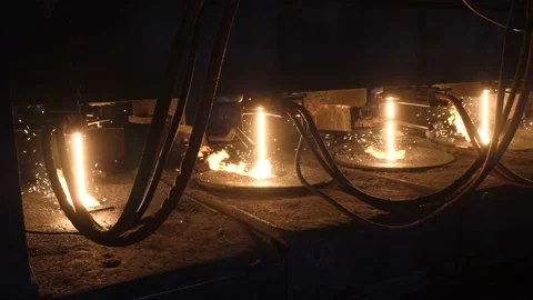 Machine for continuous casting of steel. Vidéo 140679703
