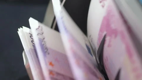 Machine counter automatic calculates a large amount of Euro banknotes in 4K Stock-Footage 155743714