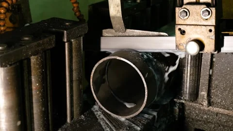 A machine that cuts automatic metal pipes 動画素材 267697580