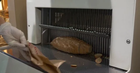 Machine for cutting bread shop conveyor factory manufacture packing buns fresh 스톡 동영상 83911333