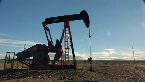 Machine to extract petroleum Video stock 77849530