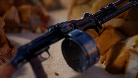 Machine gun at the sand Vidéo 142719119