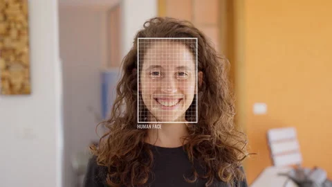 Machine learning and artificial intelligence reading and scanning person face Видео 296804208