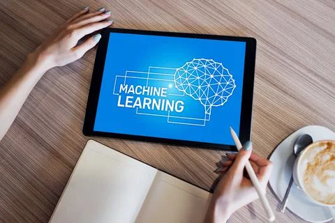Machine learning, artificial intelligence and smart technology concept on device Stockfoto's