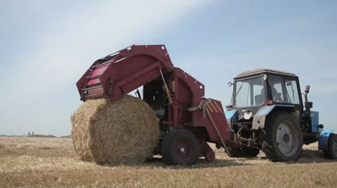 The machine makes haystacks Stock Footage 45199904