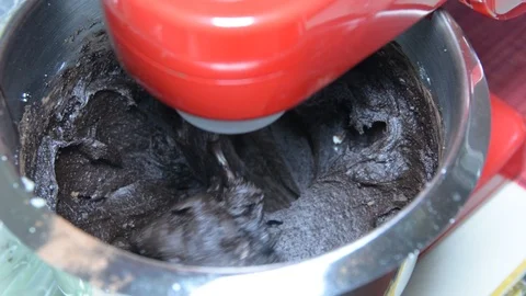 Machine for mixing chocolate dough. Close up Vídeo Stock 92312459
