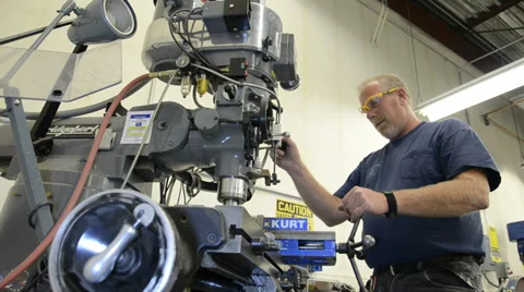 Machine operator Vidéo 31804491