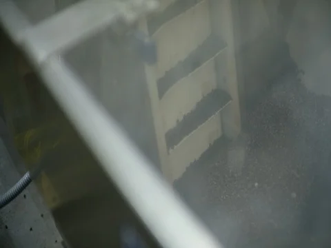 Machine picking up chocolate chips 動画素材 81493478