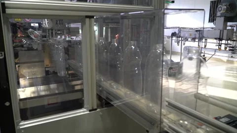 The machine produce bottle Video stock 324912705