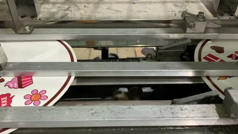 Machine for the production of paper plates. Video stock 153479087