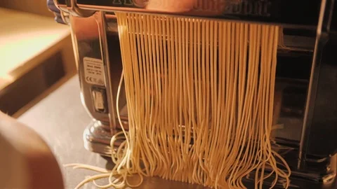 Production of spaghetti - machine produc, Stock Video