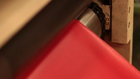 Machine rolling plastic sheet Видео 77053180