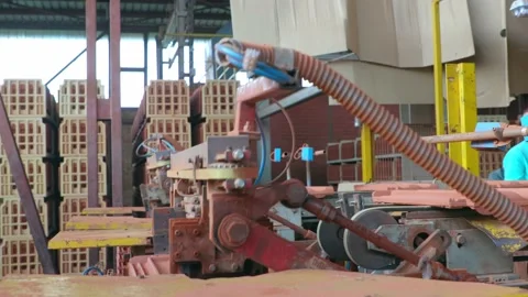 Machine for roof title folding 動画素材 152885085