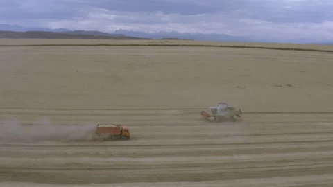 The machine is transporting wheat Видео 158274194