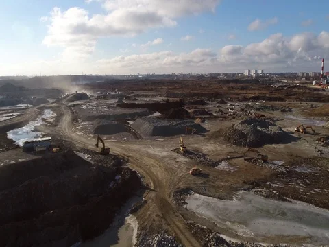 Machines work on a huge quarry for the extraction of stone Vídeo Stock 73230262