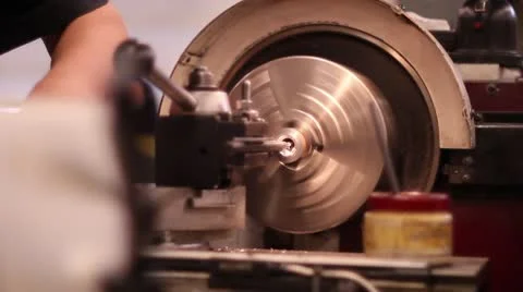 Machining rod with lathe Vídeos de archivo 10700315