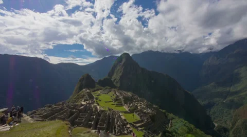 Machu Picchu wide angle in time lapse with clouds Video stock 33832526
