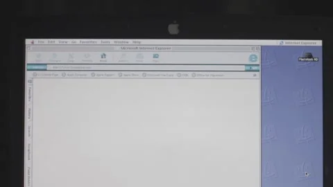 Macintosh Powerbook G3 with Internet Explorer open Stock Footage 152608766