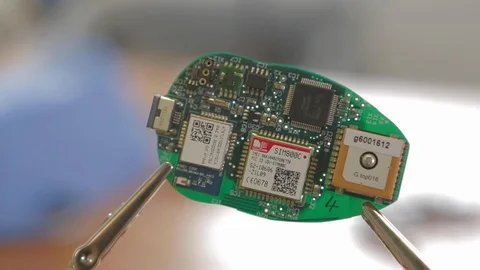 Macro Close up on circuit board in an industrial company. Manufacturing, Vídeo Stock 110772074