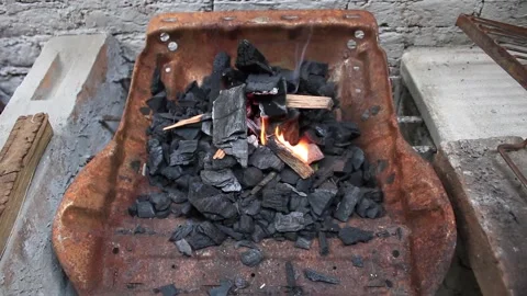 Macro close up to a coal fire 스톡 동영상 131664157