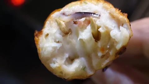 Macro Close-Up of a Delicious Deep-Fried Korean Fish Cake (Eomuk) Видео 337374552