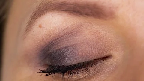 Macro Close-up eye blinking Vidéo 76766331