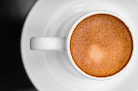 Macro close up studio shot of a cup of espresso coffee Foto stock