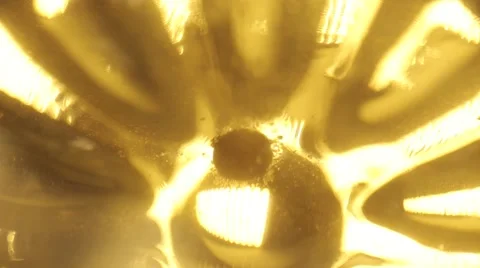 Macro of drug pill dissolves in drink concept Vidéo 61380354