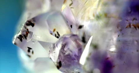 Macro - Impurity in a quartzite crystal Vidéo 310282992