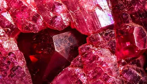 Macro photo of ruby texture with crystal structure 库存照片