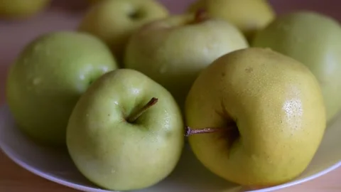 Macro shooting of apples green  Vídeos de archivo 186994663
