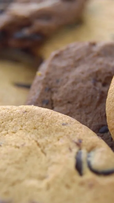 Macro shot of baked chocolate chip cookies texture details Stock-Footage 334184582