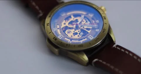 Macro Shot Clock Face and Internal Working Mechanism with Rapidly Rotating Ar 库存影片 300363894