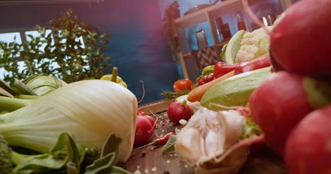 Macro shot of cutting a zucchini 스톡 동영상 311833480