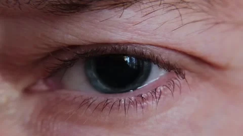 Macro shot of junkie man's eye with dilated pupil. 库存影片 276818463
