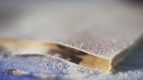 Macro shot of sandpaper on a work table Vídeo Stock 119186093
