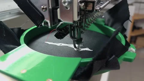 Macro Side View of Professional Industrial Multi-Head Embroidery Machine St.. 스톡 동영상 332206061