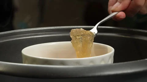 Macro Steaming Hot Cooked Bird Nest Strands Infused With Red Date 库存影片 339410117