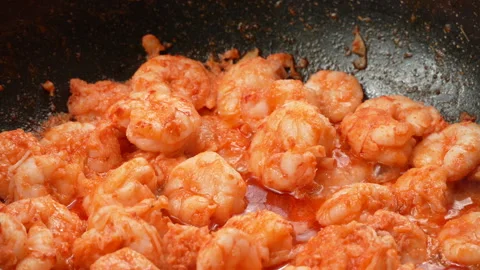 Macro Steaming Vietnamese Braised Shrimp In Hot Pan 動画素材 336738003