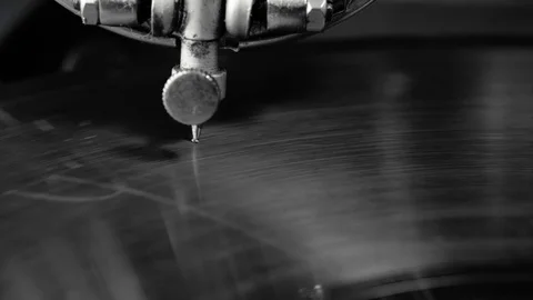 Macro view: Old vintage retro gramophone. Macro view of the needle. 4k 60fps Stock-Footage 103310830