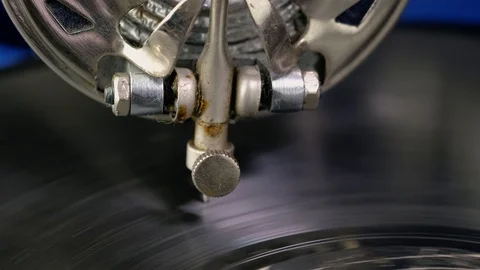 Macro view: Old vintage retro gramophone. Macro view of the needle. 4k 60fps Stock-Footage 103311090