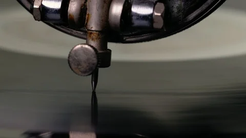 Macro view: Old vintage retro gramophone. Macro view of the needle. 4k 60fps Stock-Footage 103313387